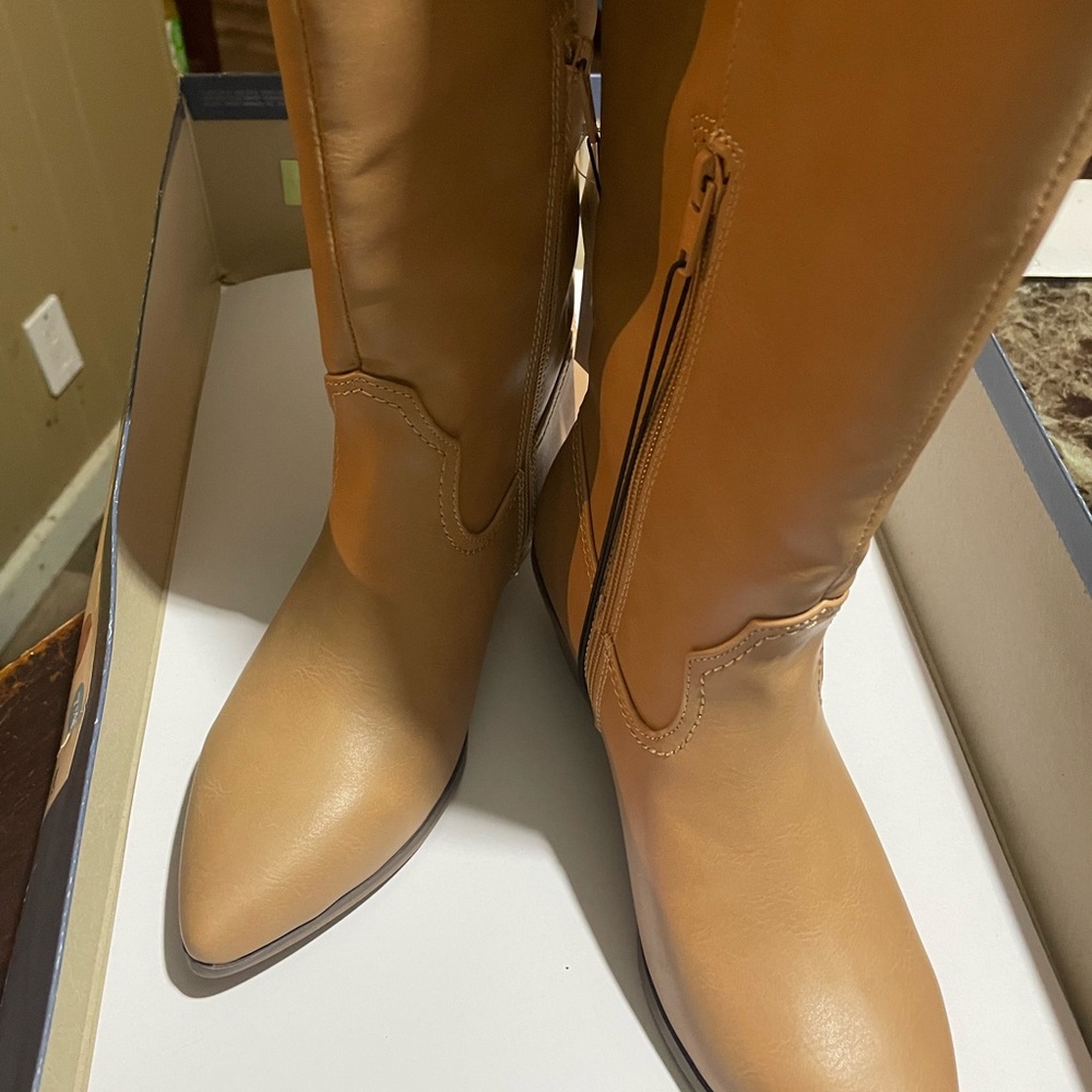 Sommer knee high bootss size 7.5